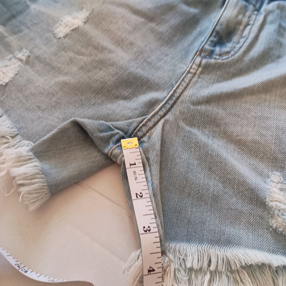 Razzo Coastal Cowgirl Distressed Frayed Light Denim Shorts Sz 8 (EU 38) NWT - Picture 14 of 16